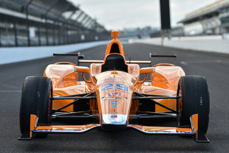 Illustration for article titled Fernando Alonso's Indy 500 Car Furiously Goes McLaren Honda Orange